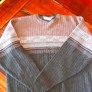 New Era vintage men's heavy sweater in brown and hunter green